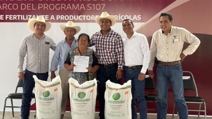 Productores citrícolas del municipio de Llera reciben 85 toneladas de fertilizante