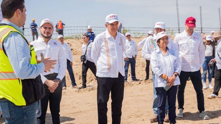 Constatan Américo y titular de la Sedatu obras de urbanización en el Puerto del Norte en Matamoros