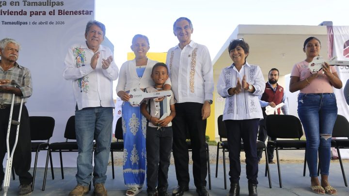 En enlace a la mañanera, presidenta Sheinbaum y Américo entregan viviendas a familias de pescadores en Tamaulipas