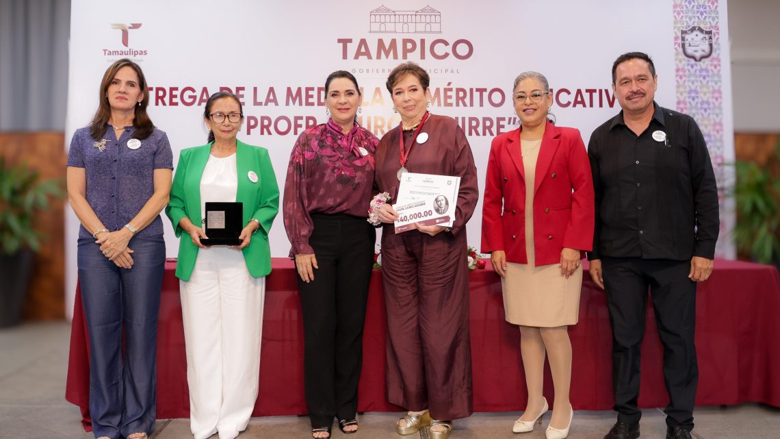 Entrega Mónica Villarreal Medalla al Mérito Educativo “Prof. Lauro Aguirre” 2026