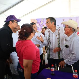 SEDENER entrega dos estufas eficientes de leña en la brigada del DIF Tamaulipas